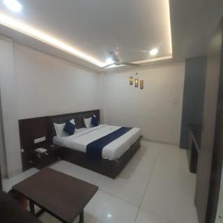 Hotel Coral - Indore - 9