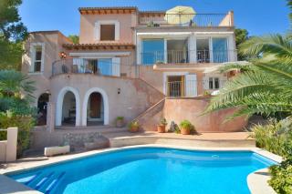 Villa with incredible sea views and pool Up To 7 - 8