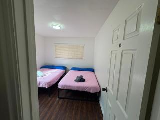 The Disney Hostel - West Fullerton - Fullerton - 5