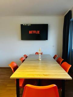 B2 XL Top I 130m2 I 10 Einzelbetten I voll ausgestattet I Balkon I Wasch I XXL P - 0