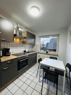 B2 XL Top I 130m2 I 10 Einzelbetten I voll ausgestattet I Balkon I Wasch I XXL P - 4