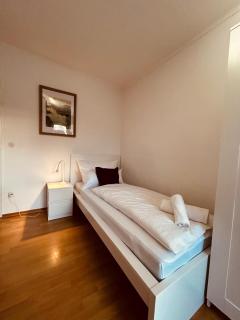 B2 XL Top I 130m2 I 10 Einzelbetten I voll ausgestattet I Balkon I Wasch I XXL P - Mettingen - 7