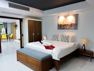 The Sands 3 Bedrooms Beachside Apartment in Naiharn - Nai Harn Beach - 9