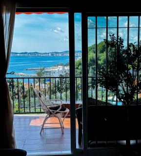 SUNNY HOUSE AT THE BEACH infinity pool shared - 4