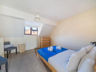 Hersham Apartment Ideal for Work & Relaxation - Pass the Keys - 1