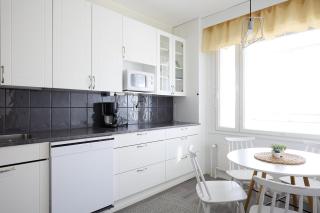 Spacious one-bedroom apartment on the River Aura - 2