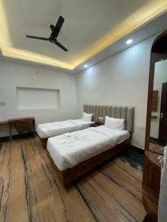 Velora Inn - Varanasi - 5
