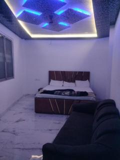 Akaay home stay - Varanasi - 8