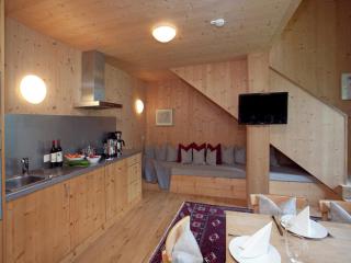 Grand Apartment in Mayrhofen with Infrared Sauna & Artistic Interiors - Ramsau im Zillertal - 4