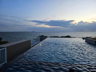 The Blu X See Sea F6 153 - Bang Saen - 0