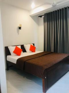 BLUE WHALES HOTEL - Hikkaduwa - 6