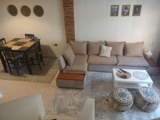 Modern vacation home with a backyard - Sheikh Zayed - 2