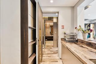 Highend 2BR Palm Sea View with Pool and Nightlife Marina - 5