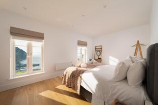 Harbour Lookout, Luxury Family Apt, Sea View and Terrace, 2 Bedrooms,1 Bathroom, Parking - 4