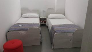 Two-story house in the city -climatized - wifi - 6