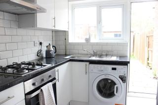 Private & Comfortable 2 Bedroom Home away from Home - Stanwell - 4