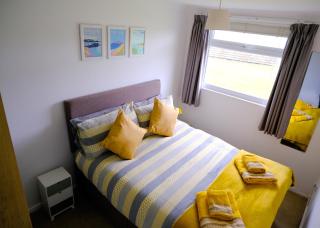 Chalet Bonair Spacious comfortable 2 Bedroom Chalet sleeping 4 Dartmouth - 4