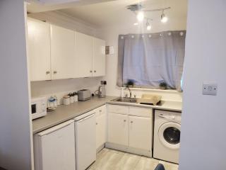 2 Bedroom Flat near Heathrow airport - 6