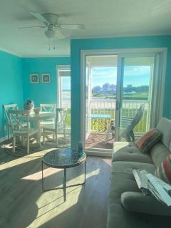 Walking distance to Ocean Annies! Ocean Front - Myrtle Beach - 3