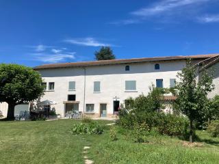 Ancienne ferme 16p proche A46 - Reyrieux - 0