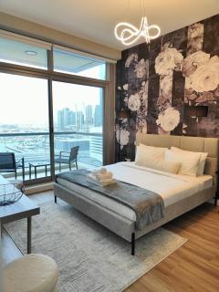 Marina Bliss Luxe Stay with Waterfront and Palm Views - 6