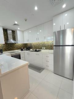 Marina Bliss Luxe Stay with Waterfront and Palm Views - 4