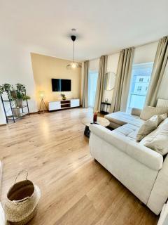 FeWo-Palmtrees 3 - Große und moderne 2 Zimmerwohnung mit Süd-West Balkon in Gladbeck-Mitte nähe Movie Park und Arena AufSchalke - 4
