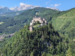Haus Biechl mit Blick auf die Burg Hohenwerfen - 0