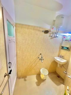 Serene Guest House ll 2 Ac Rooms ll WiFi ll Tv ll Garden - 3