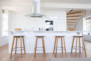 Ocean Penthouse, Contemporary Apt, Sleeps 6, Balcony and Terrace, Parking - Lynmouth - 2
