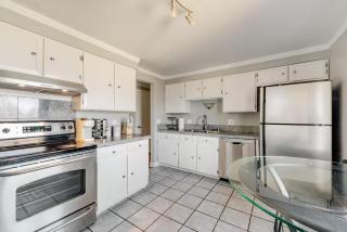 4 Bedrooms and 5 Beds with Game Room Only 5 min Drive to College and Perfect for Family's - 6