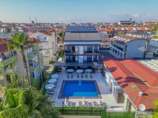 Blue Serenity Hotel - 0