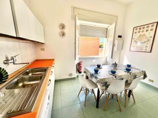 Luisa 1P, 3 camere, clima, wifi, a soli 100 m dal mare! by Alfareal - 1