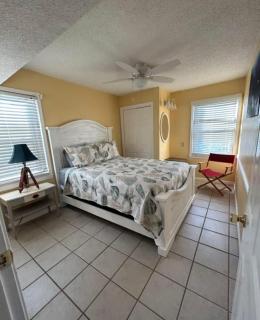 3 bedroom walk to garden city pier - Myrtle Beach - 2