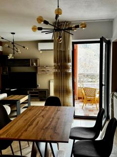 Sunny Park Retreat - 7