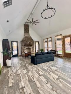 Spacious and Relaxing Home Near Allatoona and Lakepoint - Cartersville - 4