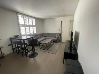 HQ by Philosophy - Stylish 1 Bedroom Apartment, Secure Parking, Modern Living - Saint Albans - 3