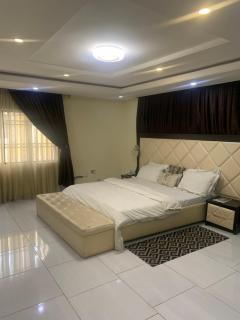 EVBU Luxury Home - Benin City - 3