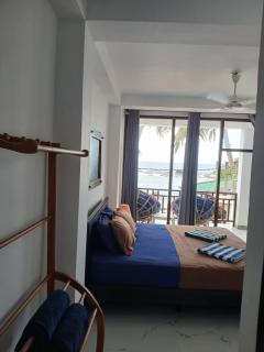 Turtle Beach House - Batigama - 9
