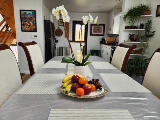 the Sugar Cube, a stunning, spacious, and modern villa with an orchard maze - Ithaca - 7
