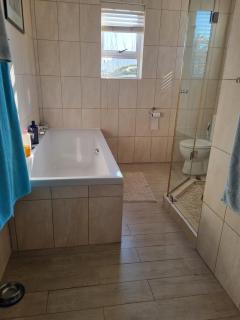 OceansCrest Seaview Apartment - 1