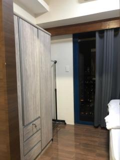 Modern Style and Family Friendly - Manila - 1
