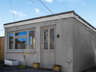 Rosebud Beach Hut - 1