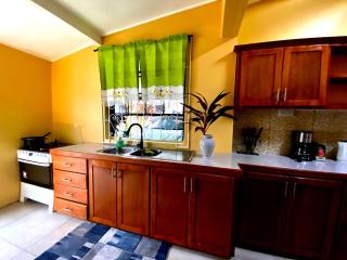 Spacious home near city suite!! - 9