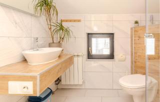 1 Bedroom Awesome Apartment In Vir - 1