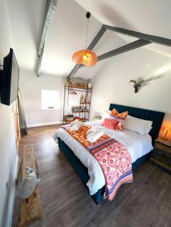 Delightful Cottage in St Newlyn | Sleeps 5 | Cosy Fireplace | Private Patio & Firepit | Near Newquay Beaches | Free Parking | Family-Friendly | Fast WiFi | Smart TV | Fully Equipped Kitchen | Peaceful Village Location with Pub & Scenic Walks Nearby - Newlyn East - 8