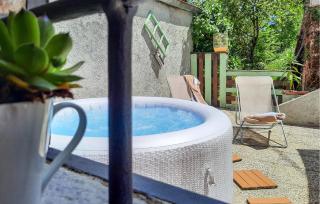 Gorgeous Home In Lovran With Jacuzzi - Lovran - 9