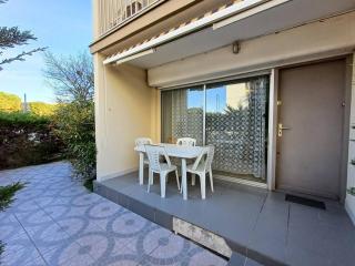 Charmant F2 avec terrasse près de l'Étang de Thau, équipé pour 4 pers. et proche établissement thermal - FR-1-571-41 - 1