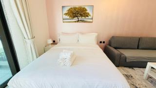 Lawnz Luxury furnished studio with Balcony Swimming Pool Gym Kids play ground - 0