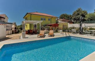 Stunning Apartment In Medulin With Wifi - Medulin - 0